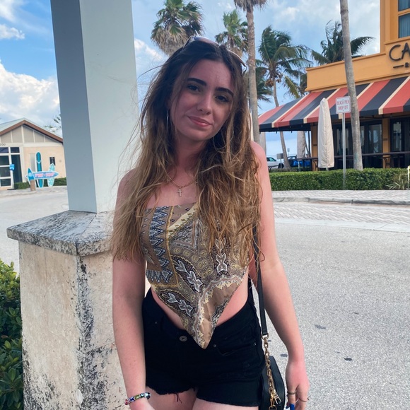 Meet your Posher, Sophia - Picture 2 of 2